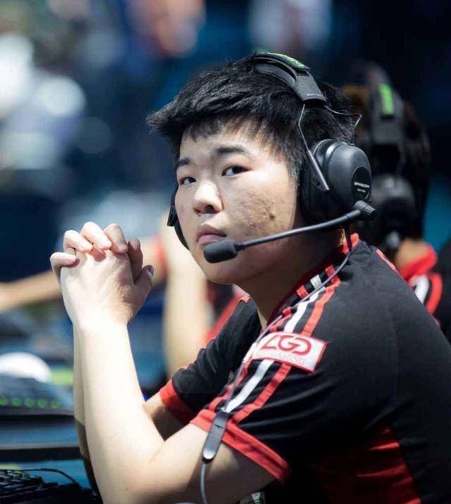 绝地求生明星选手受伤退赛,引发热议 绝地求生明星选手受伤退赛,引发热议