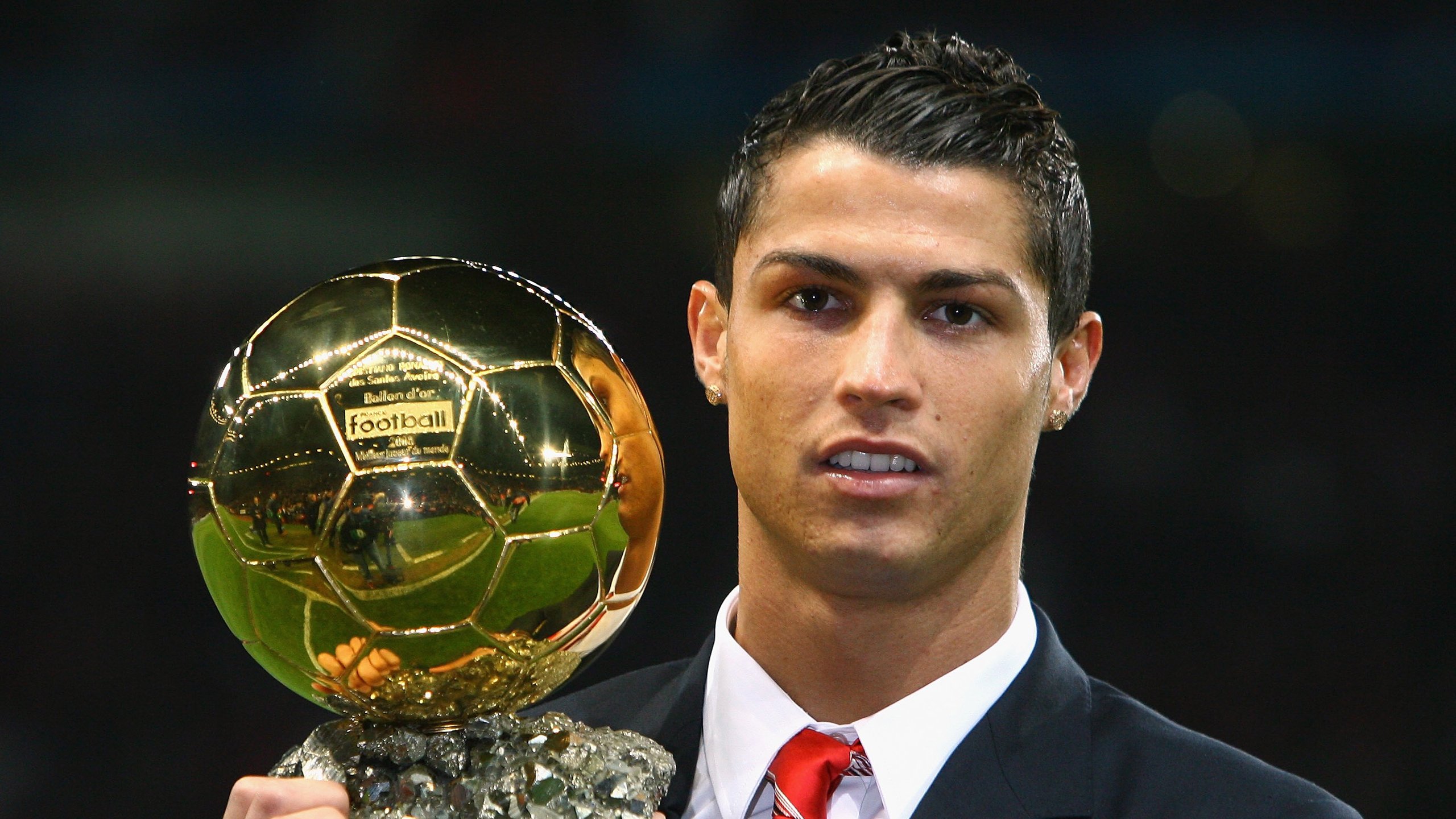 绿茵双重奏,贝林厄姆的大舞台魔法与曼城的希腊神话