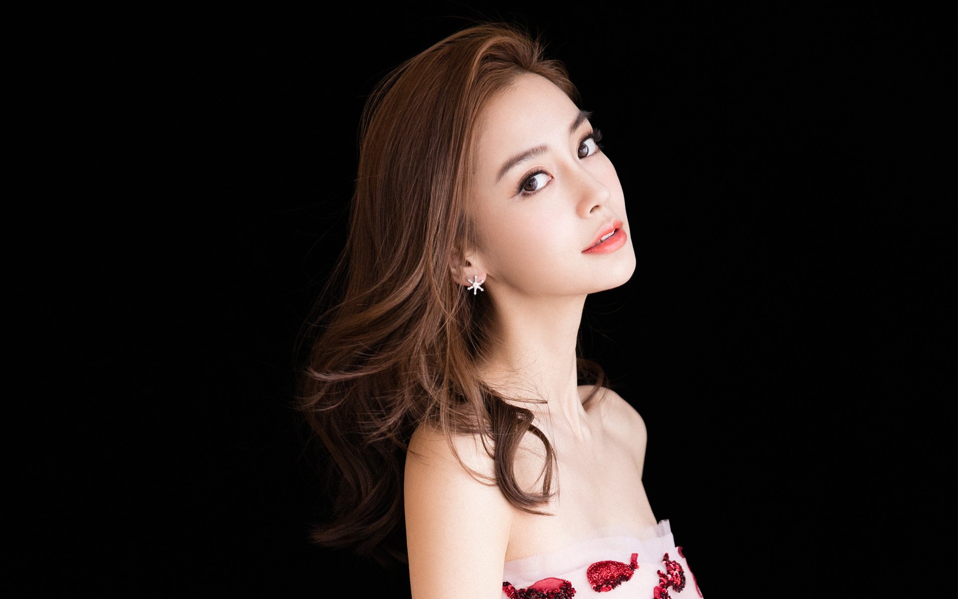 时空连线，当皇马传奇与湖人巨星畅谈东西方赛场