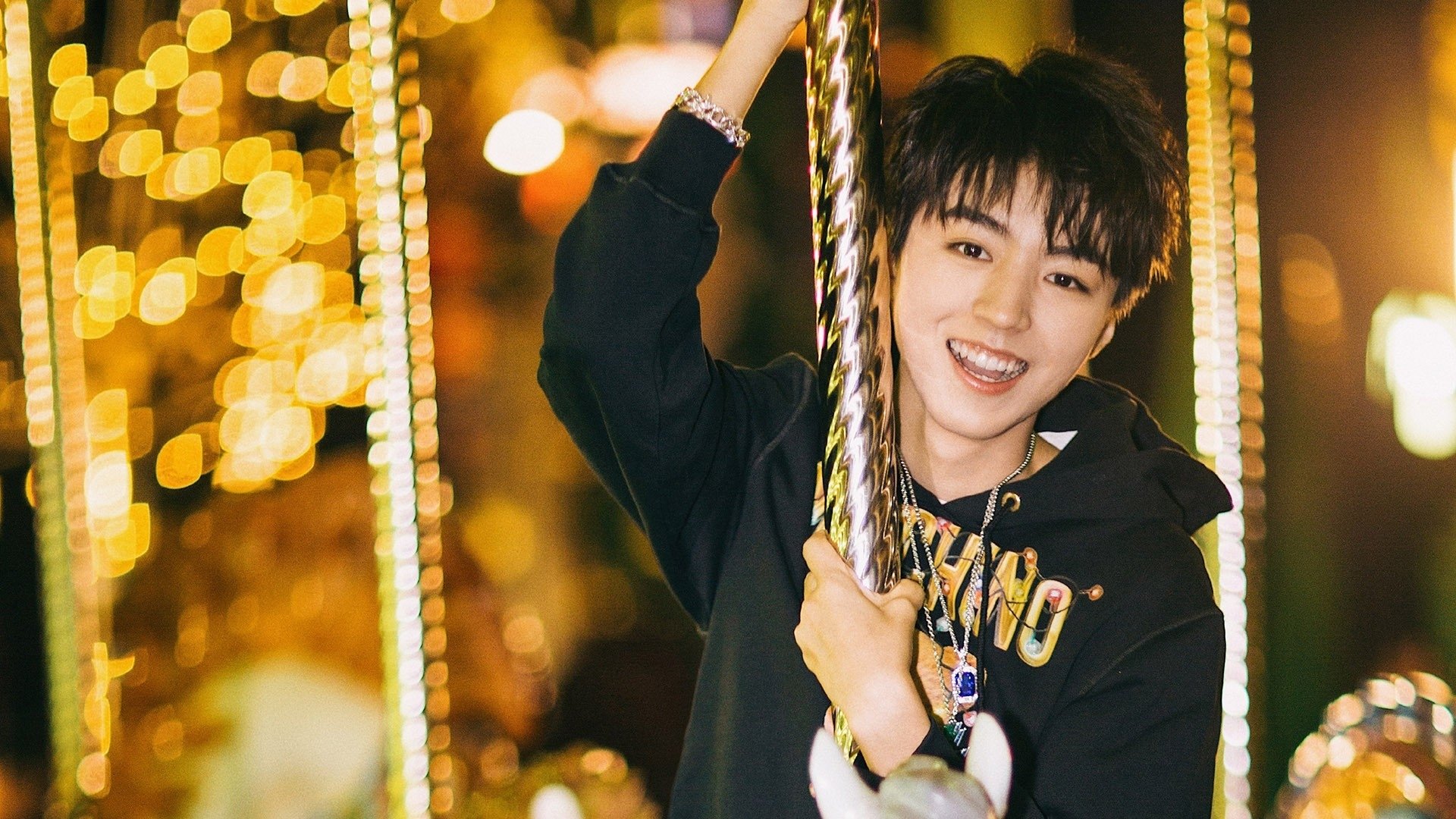 跨时空对决，深圳队鏖战费城76人，哈利伯顿上演压制级魔术表演