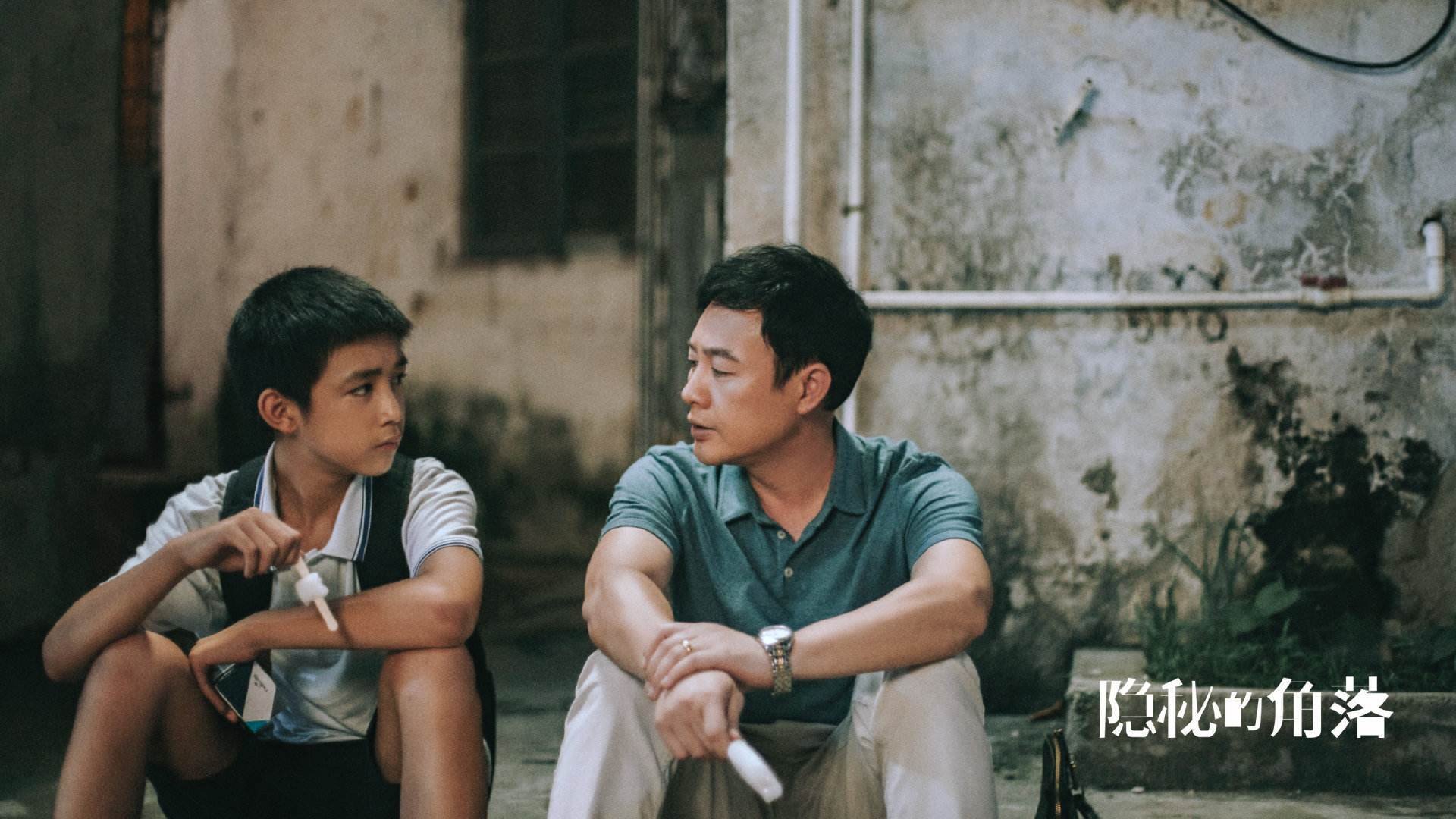 跨界表演赛字母哥空降助阵，湖人轻取深圳展现篮球无界